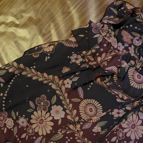 Floral Ruffle Romper - Picture 5 of 7